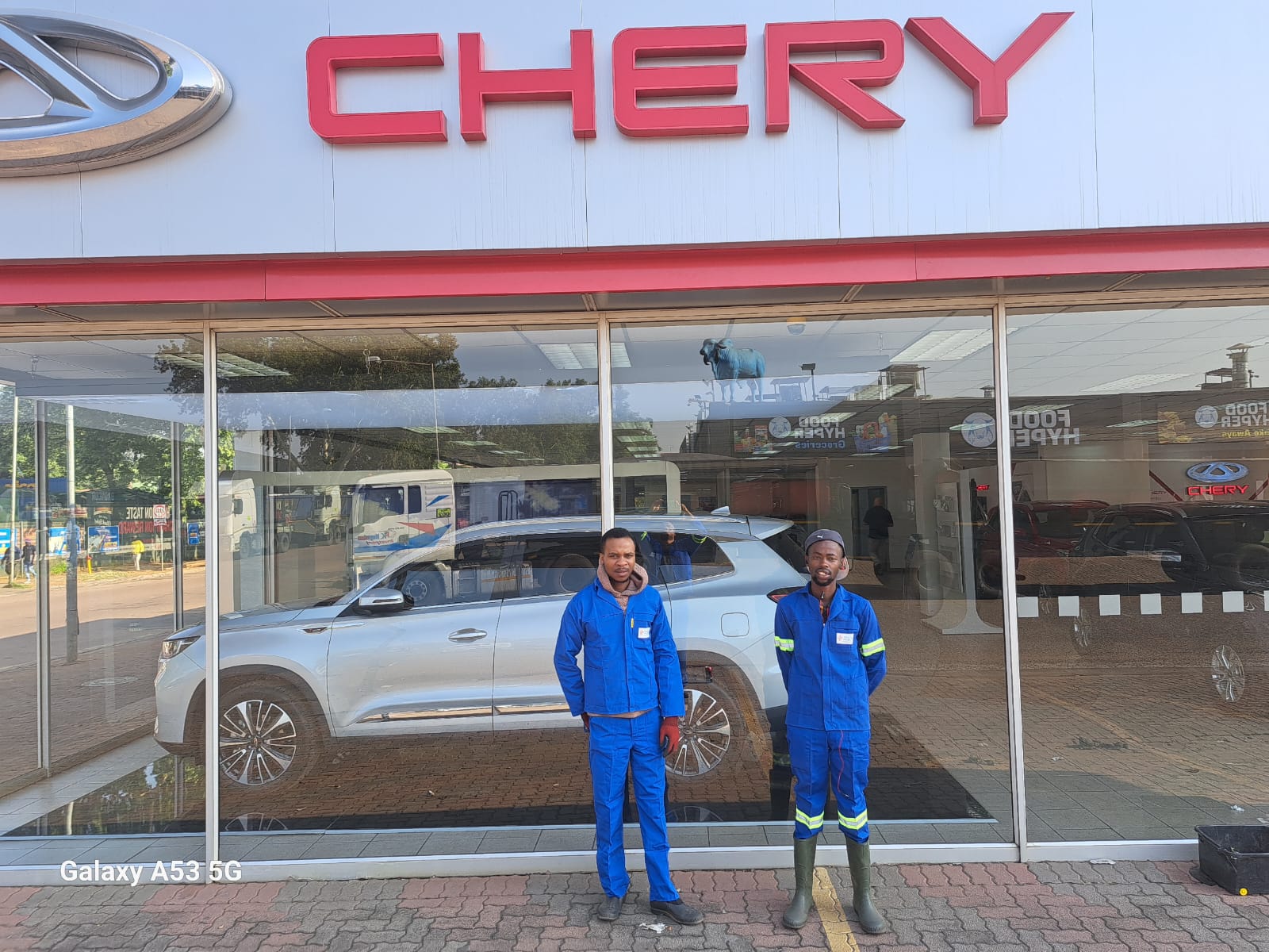 Automotive service team at Chery dealership