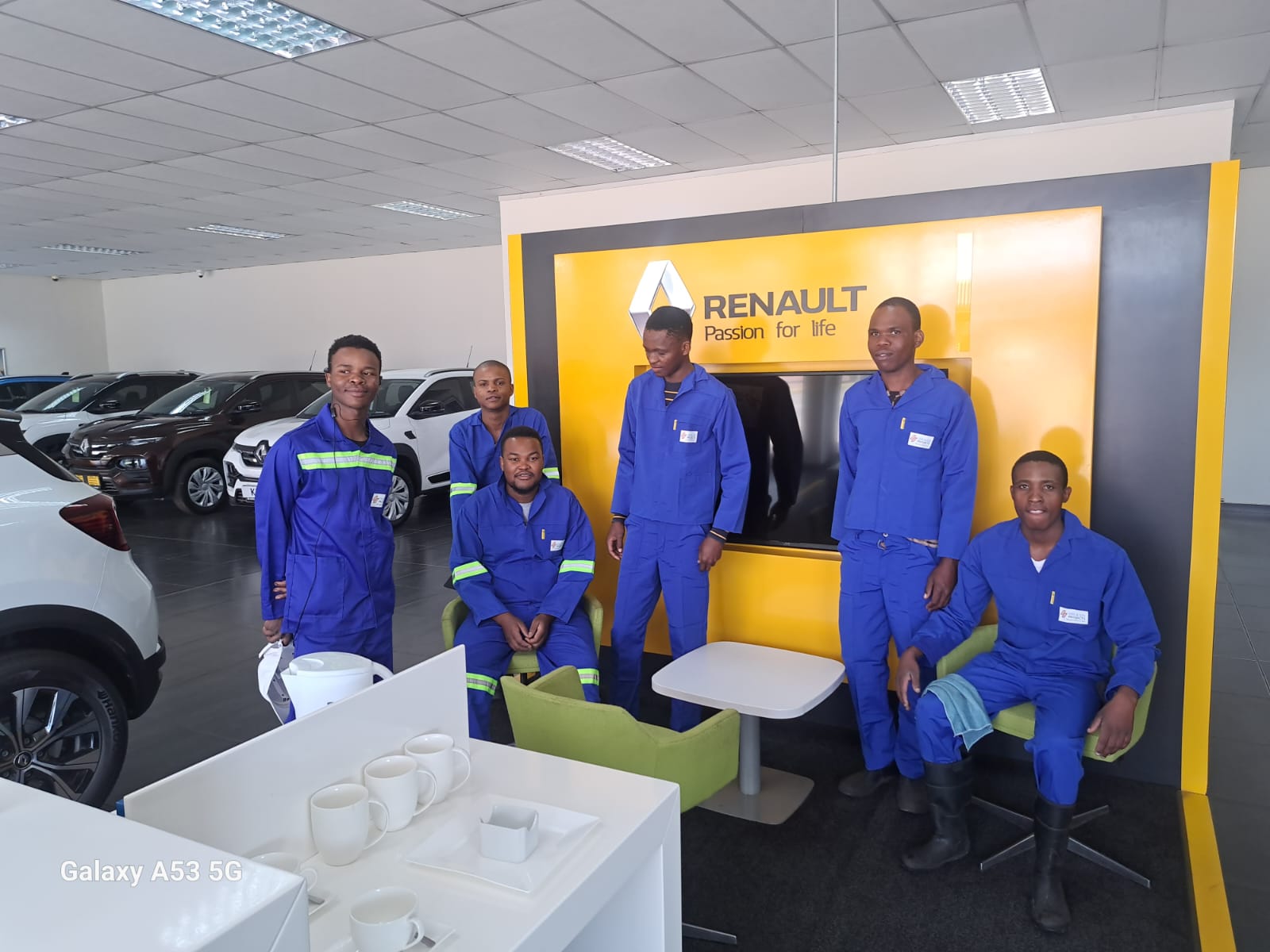 Automotive service team at Renault dealership